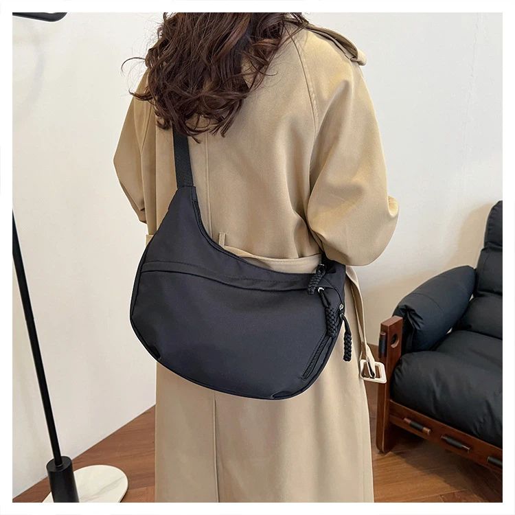 Nylon Crescent Crossbody Bag for Women with Zipper Lining Fashion Minimalist Versatile Bag for Dating Shopping Daily Use