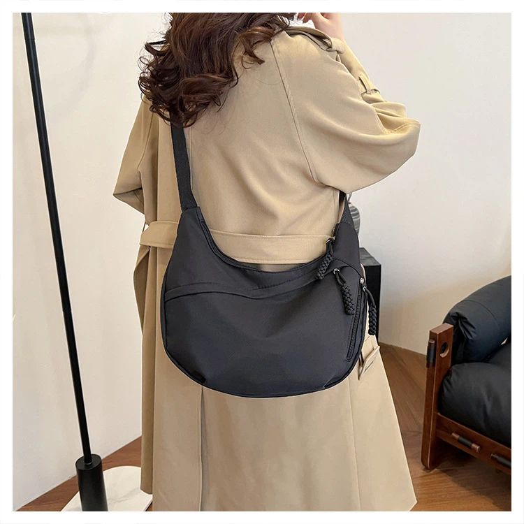Nylon Crescent Crossbody Bag for Women with Zipper Lining Fashion Minimalist Versatile Bag for Dating Shopping Daily Use