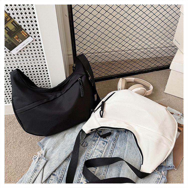 Nylon Crescent Crossbody Bag for Women with Zipper Lining Fashion Minimalist Versatile Bag for Dating Shopping Daily Use
