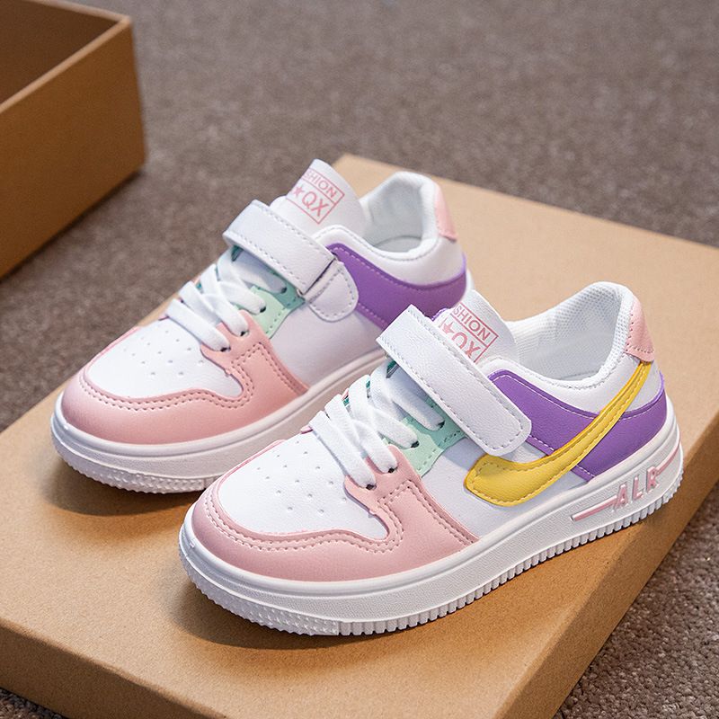 Fancy kids sneakers
Sizes: 27,28,29, 30,31,32,33,34,36,37