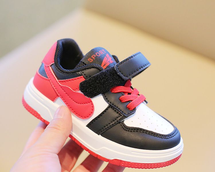 Kids sneakers
