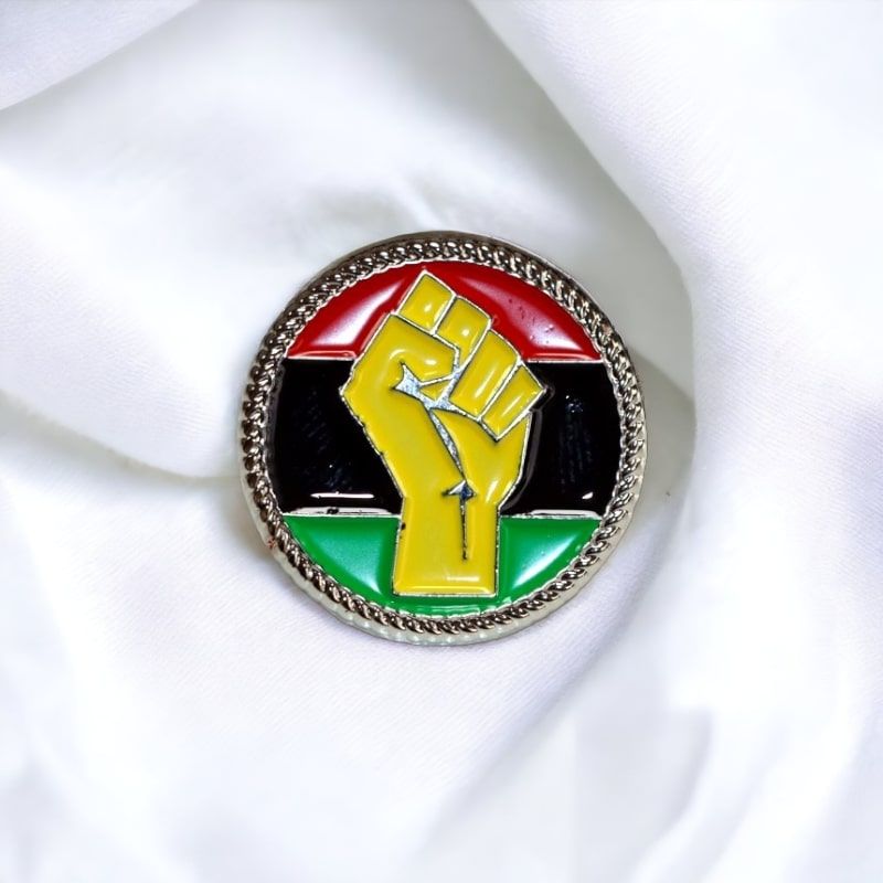 Pan-African Power Fist Lapel Pin Badge – Gold-Plated Unity & Strength Brooch – Premium Enamel Badge for Jackets, Hats & Accessories