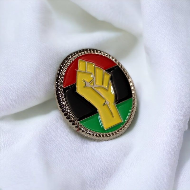 Pan-African Power Fist Lapel Pin Badge – Gold-Plated Unity & Strength Brooch – Premium Enamel Badge for Jackets, Hats & Accessories