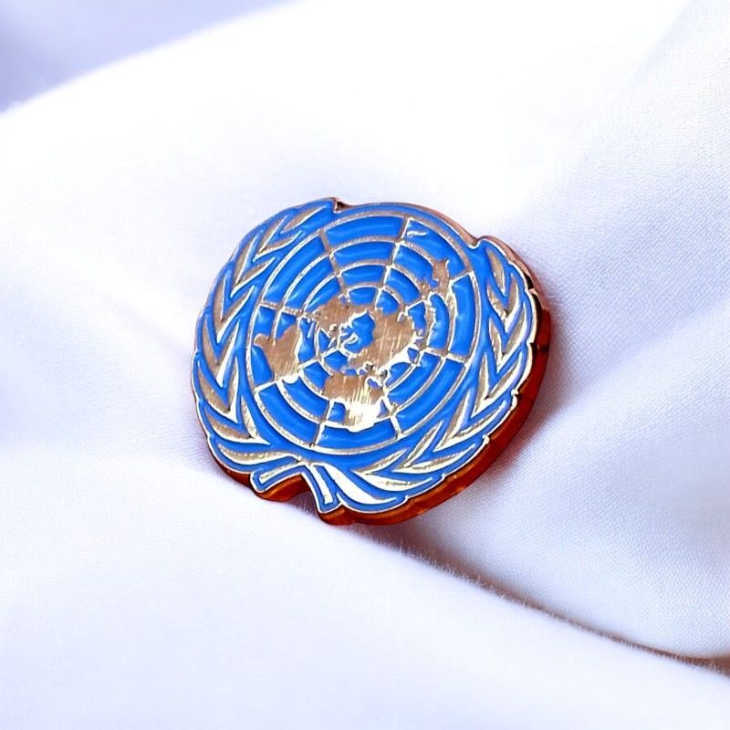 United Nations (UN) Lapel Pin Badge – High-Quality Gold & Blue Enamel UN Emblem Pin for Diplomats, Officials, Supporters & Collectors – Elegant Global Symbol for Peace & Unity