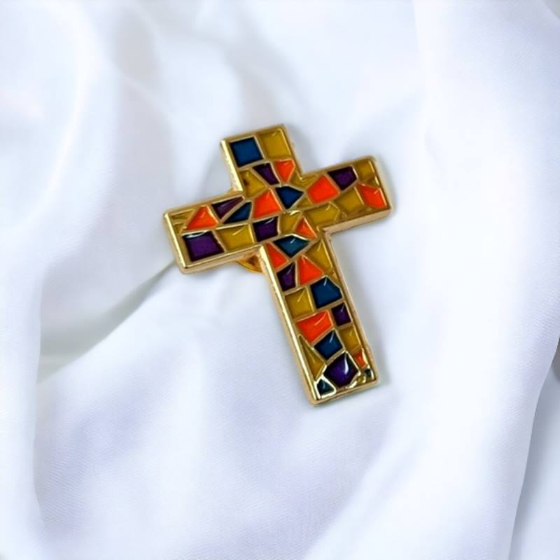 Vibrant Stained Glass Cross Lapel Pin – Multicolor Christian Brooch, Faith-Inspired Religious Badge for Men & Women, Church & Spiritual Gifts