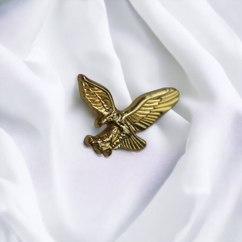 Eagle Lapel Pin – Majestic Soaring Eagle Badge for Suit, Jacket, Hat & Accessories – Symbol of Strength, Power & Freedom – Premium Metal Brooch for Men & Women