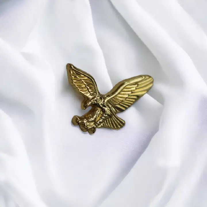 Eagle Lapel Pin – Majestic Soaring Eagle Badge for Suit, Jacket, Hat & Accessories – Symbol of Strength, Power & Freedom – Premium Metal Brooch for Men & Women