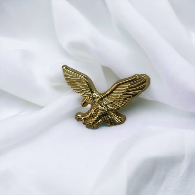Eagle Lapel Pin – Majestic Soaring Eagle Badge for Suit, Jacket, Hat & Accessories – Symbol of Strength, Power & Freedom – Premium Metal Brooch for Men & Women