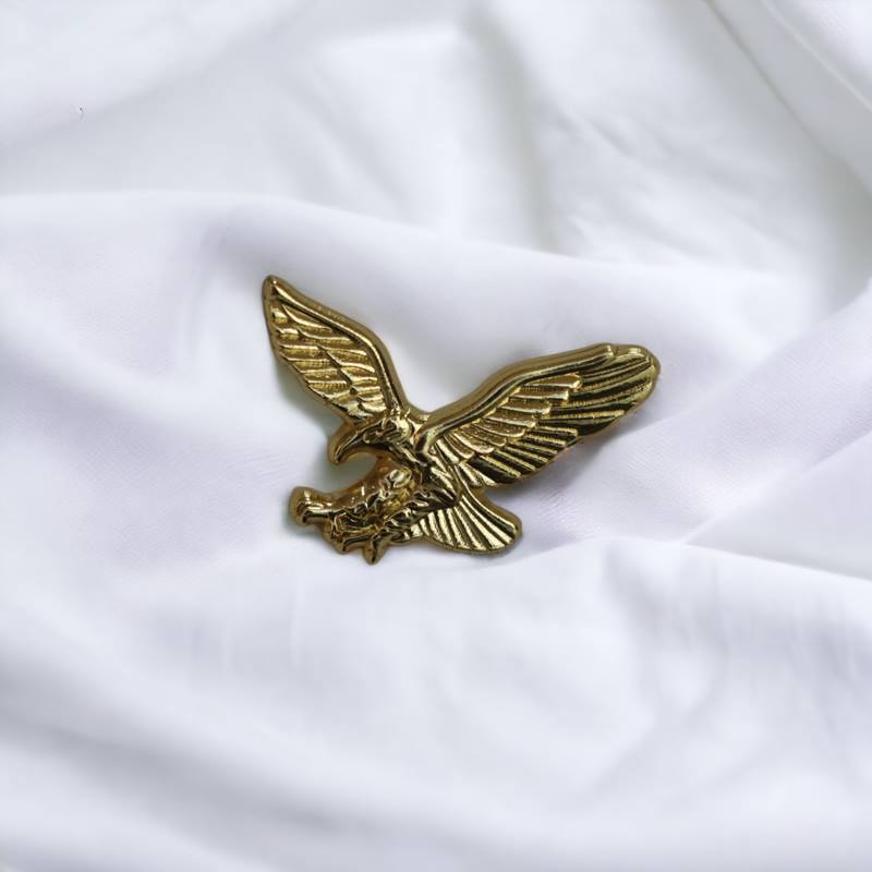 Eagle Lapel Pin – Majestic Soaring Eagle Badge for Suit, Jacket, Hat & Accessories – Symbol of Strength, Power & Freedom – Premium Metal Brooch for Men & Women