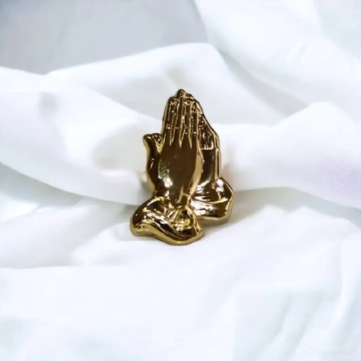 Gold Praying Hands Lapel Pin – Elegant Religious Christian Badge, Faith-Inspired Brooch for Men & Women, Spiritual Gift for Church & Prayer Groups