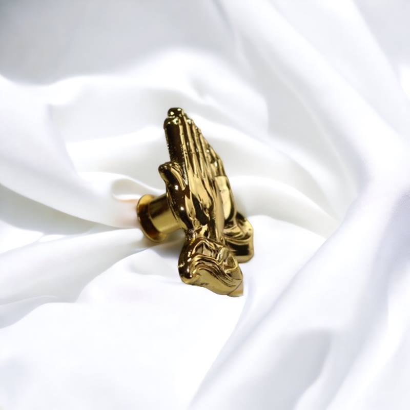 Gold Praying Hands Lapel Pin – Elegant Religious Christian Badge, Faith-Inspired Brooch for Men & Women, Spiritual Gift for Church & Prayer Groups