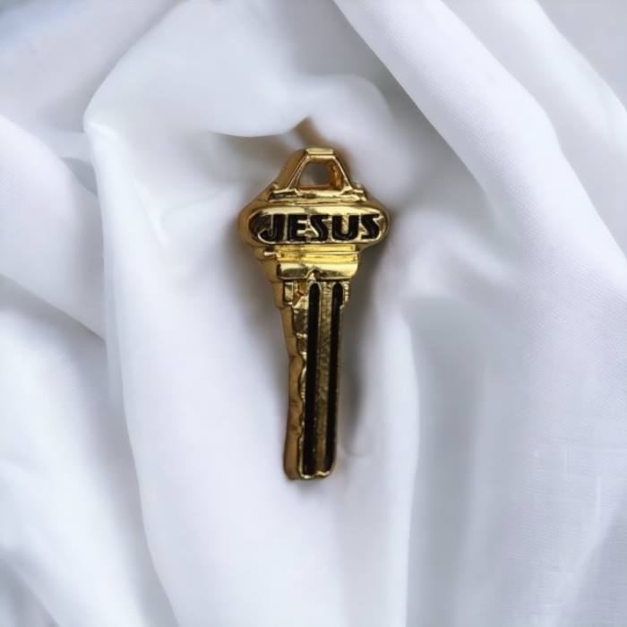 Gold-Plated "Jesus is the Key" Lapel Pin Badge – Faith-Inspired Christian Accessory, Religious Brooch for Men & Women, Perfect for Church, Prayer & Spiritual Gifts