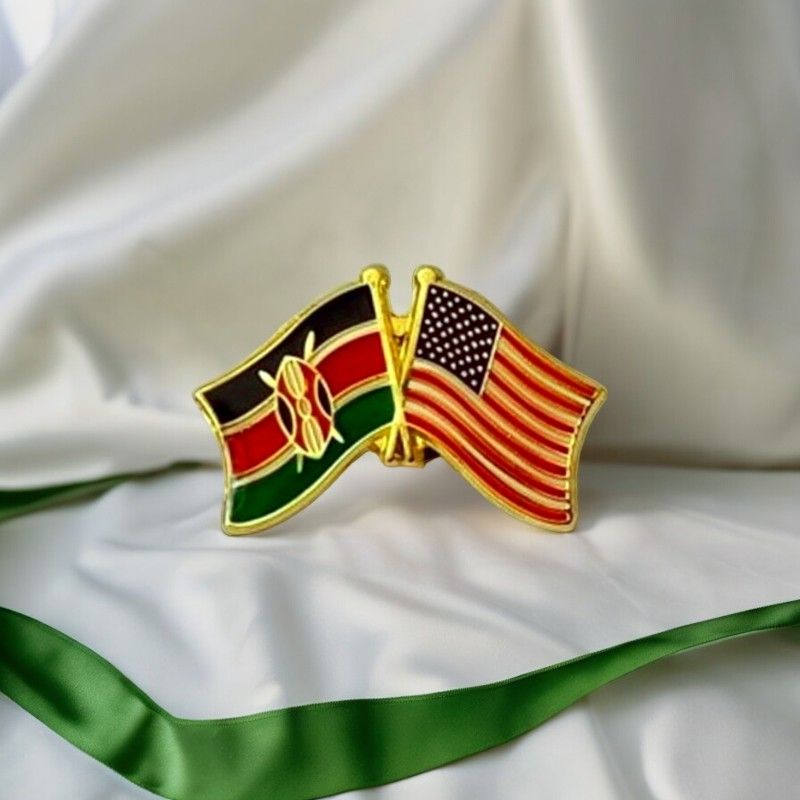 Kenya & USA Crossed Flags Lapel Pin Badge – High-Quality Enamel Double Flag Pin with Gold Finish – Patriotic Friendship Pin for Diplomats, Expats, Collectors & Special Events
