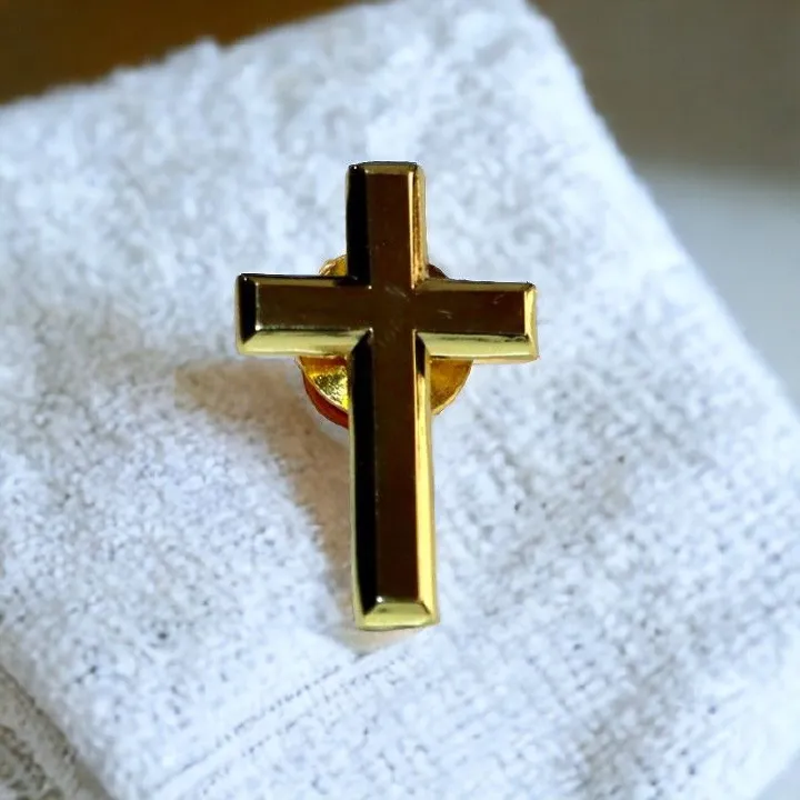 Christian Cross Lapel Pin Badge – Classic Religious Brooch for Men & Women, Faith-Inspired Accessory for Church, Weddings & Special Occasions