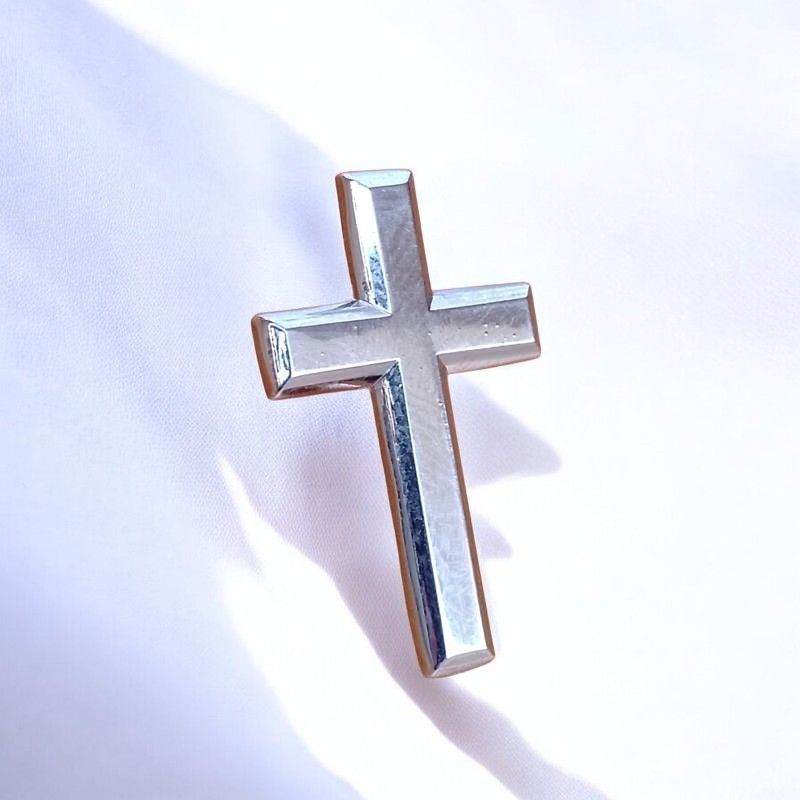 Christian Cross Lapel Pin Badge – Classic Religious Brooch for Men & Women, Faith-Inspired Accessory for Church, Weddings & Special Occasions