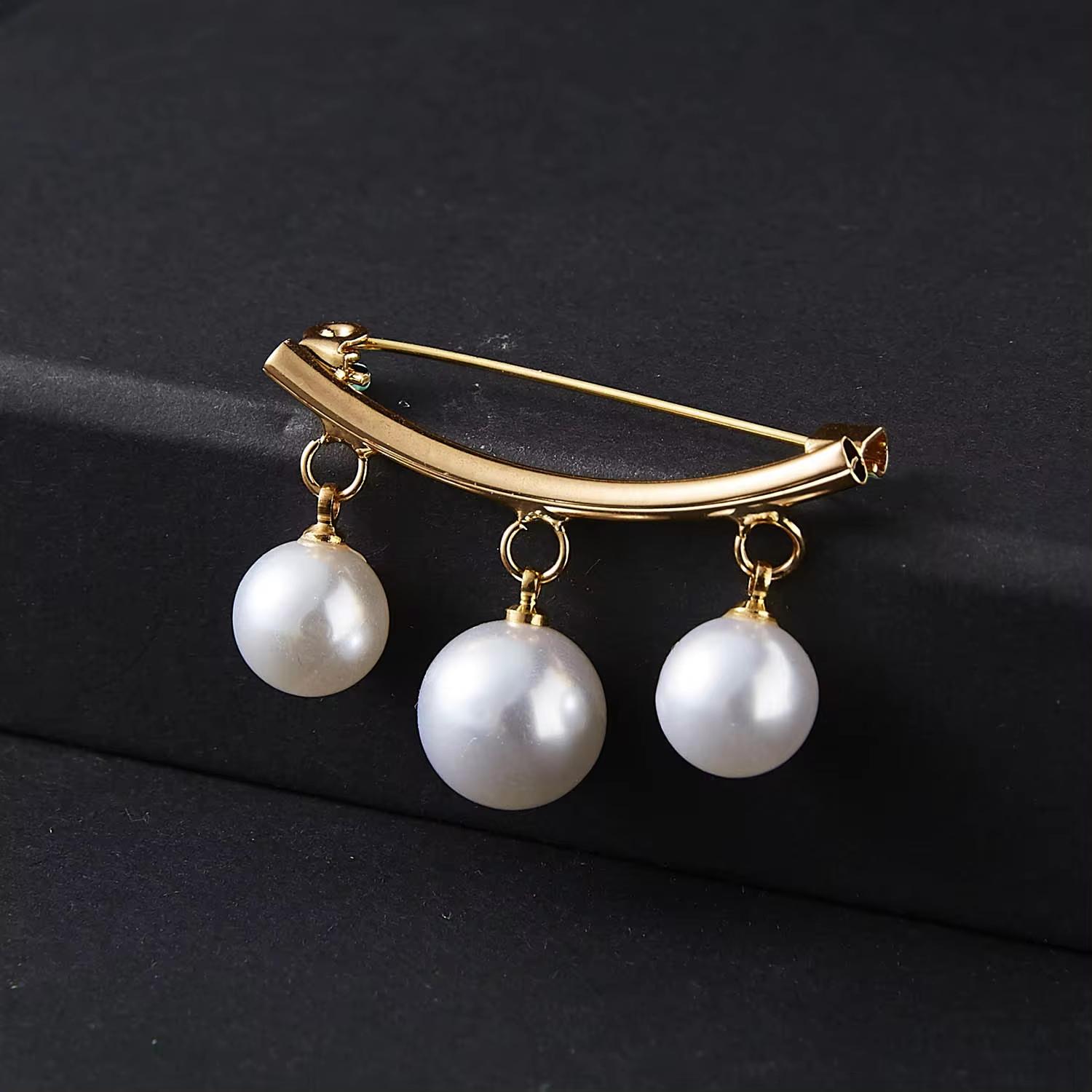 Elegant Fashion Pearls Brooch Pins For Women Fixed Straps Charm Safe Pin Brooches Clothing Clip Badge Dress Buckle Diy Jewelry