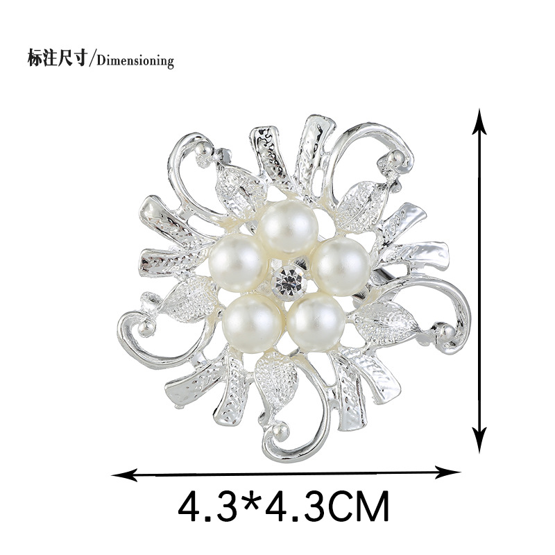 Exquisite Imitation Pearl Rhinestone Flower Brooches For Women Elegant Circle Wreath Leaf Lapel Pins Wedding Decoration Jewelry