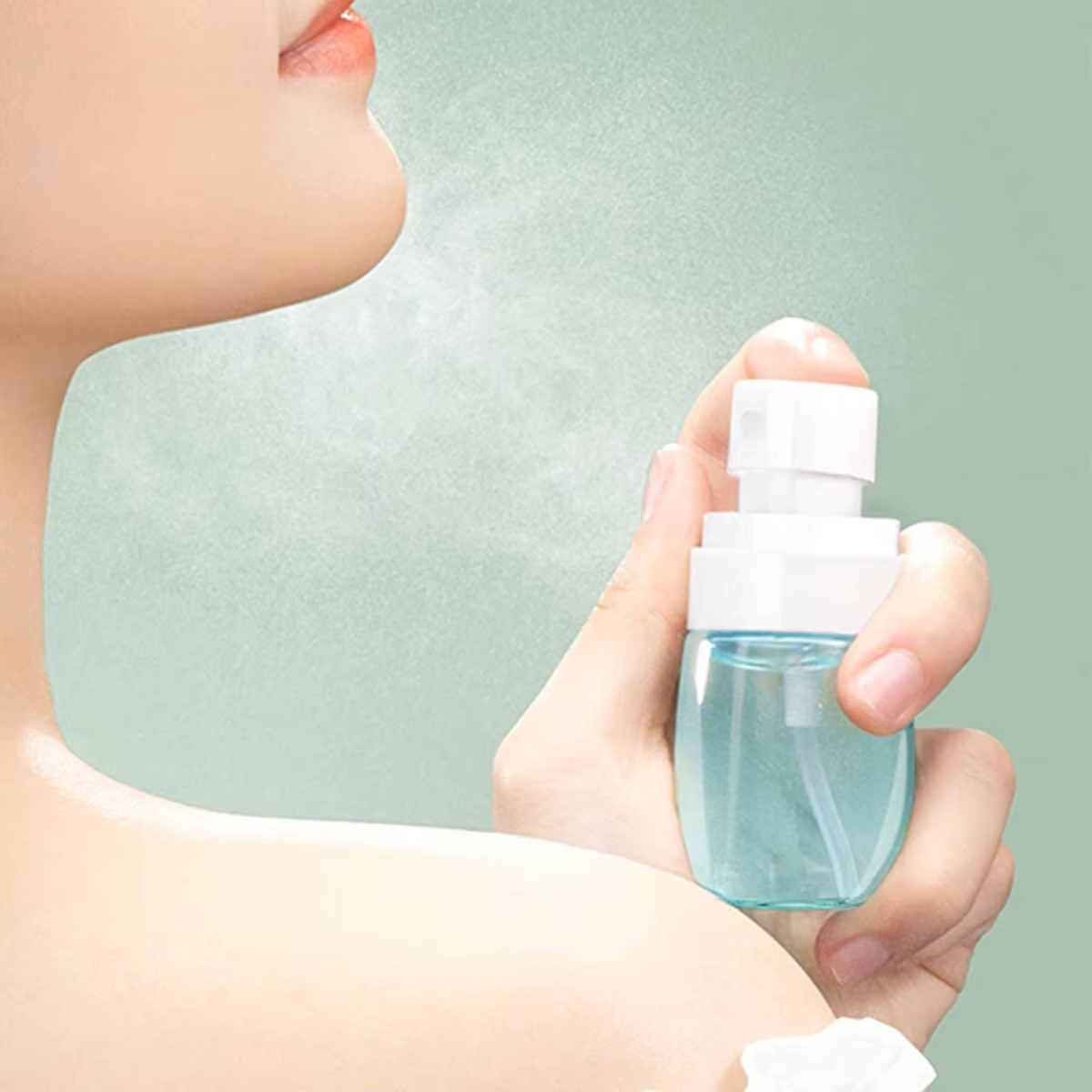 Portable Travel Spray Bottle, Spray Bottle Squeeze Tubes Mini Refillable Small Spray Bottles with Fine Mist Nozzle for Hair Face Water Alcohol Plants, Perfume Dispenser Pump Mist 1pcs 30ml