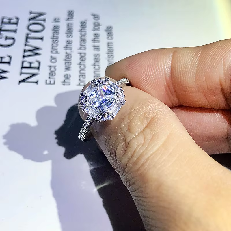 Luxury Female Girl Crystal Stone Couple Ring For Princess Square Thin Engagement Jewelry For Women Moissanite Four-Claw Princess Diamond Ring  Wedding Engagement Party Travel Jewelry Gift