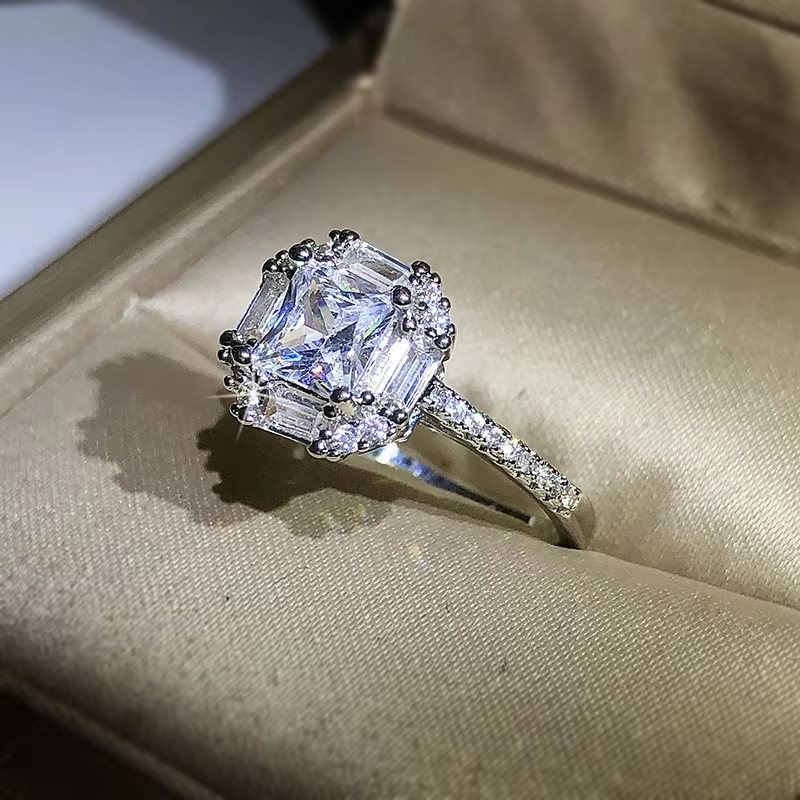 Luxury Female Girl Crystal Stone Couple Ring For Princess Square Thin Engagement Jewelry For Women Moissanite Four-Claw Princess Diamond Ring  Wedding Engagement Party Travel Jewelry Gift