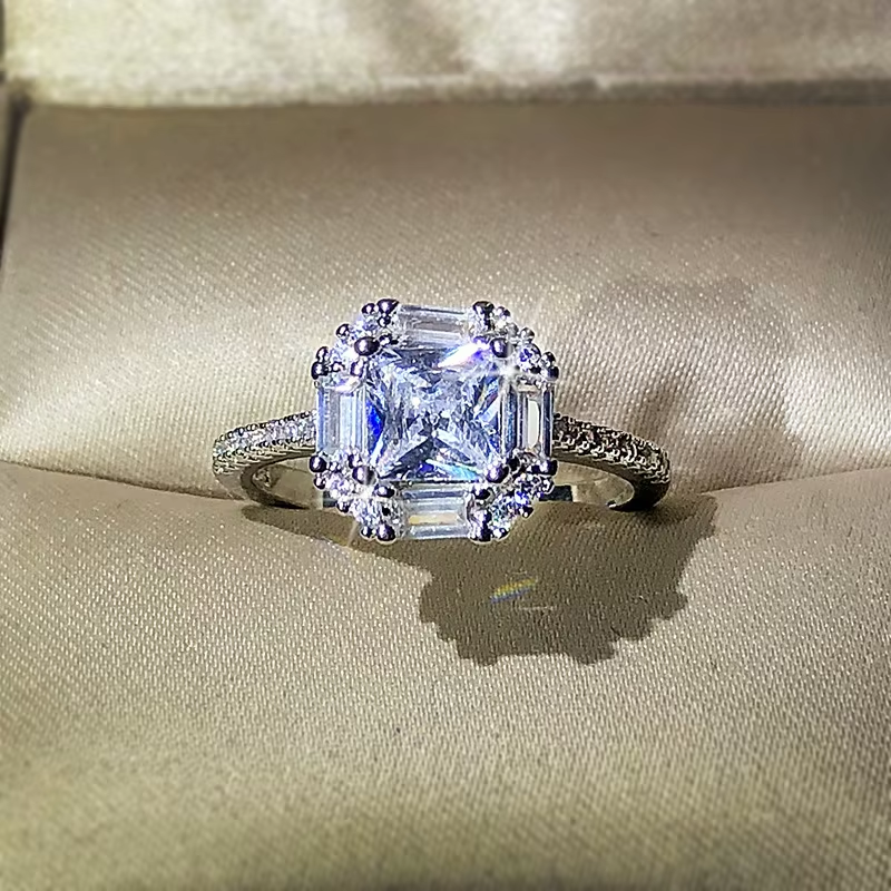 Luxury Female Girl Crystal Stone Couple Ring For Princess Square Thin Engagement Jewelry For Women Moissanite Four-Claw Princess Diamond Ring  Wedding Engagement Party Travel Jewelry Gift