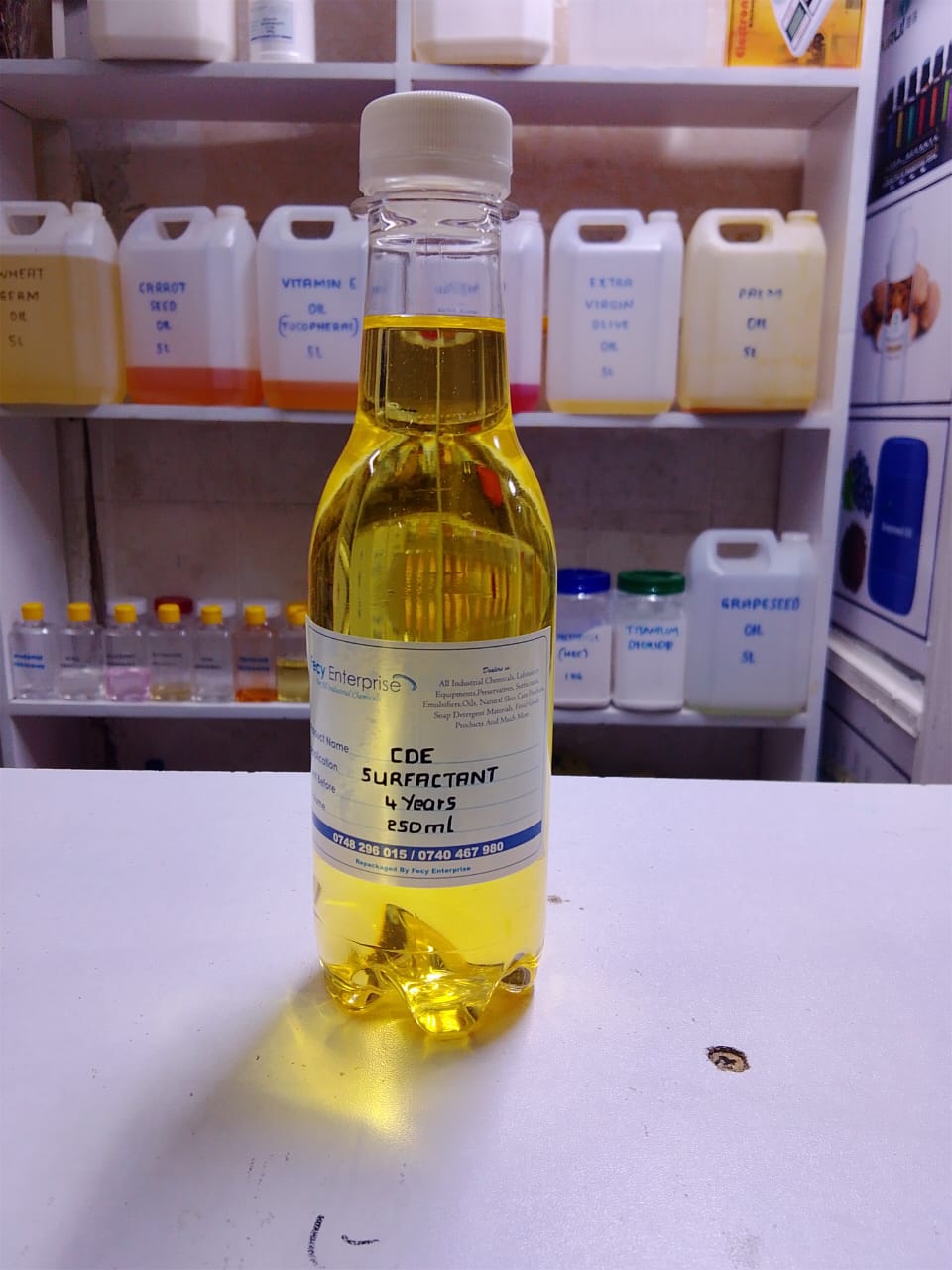 Cocamide Dea CDEA(Natural Product) Surfactants For Skin Care is derived from coconut oil and diethanolamine, is commonly used in skincare and hair care products as a foaming agent and emulsifier.