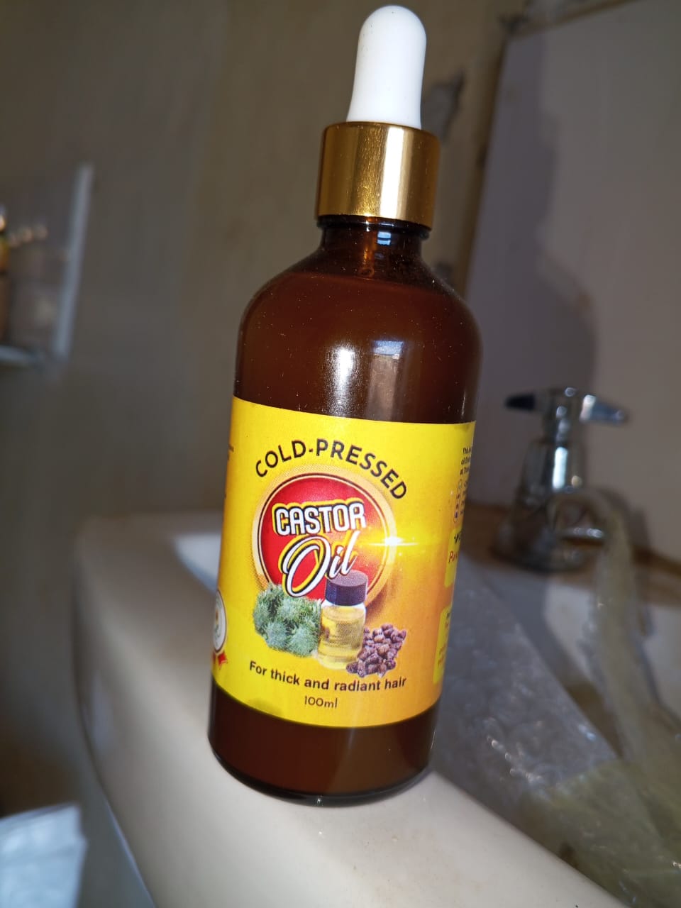 COLD PRESSED CASTOR OIL