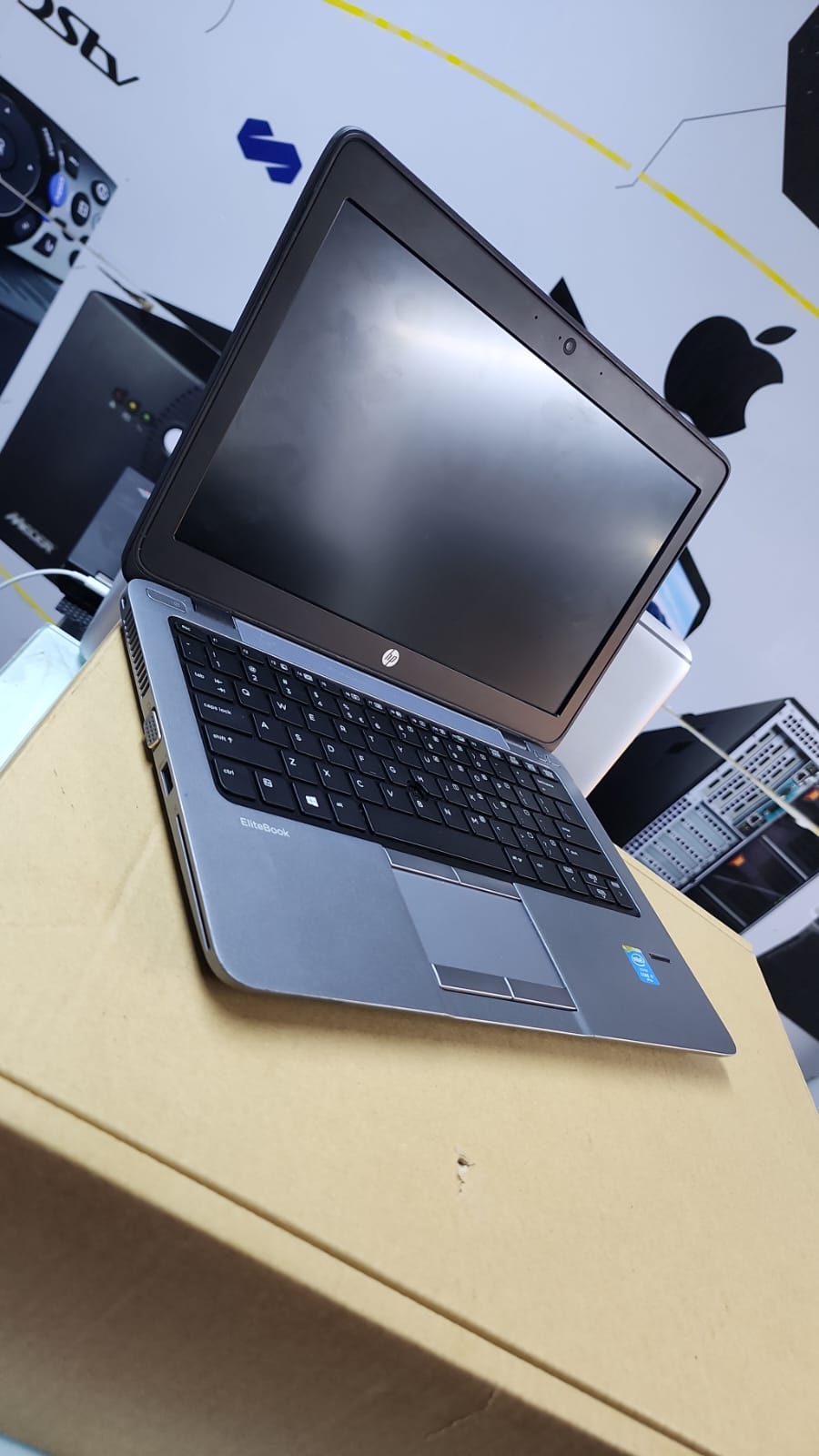 {GRADE A BEST OF BEST LAPTOPS } (BEST DEAL) HP ELITEBOOK 820 G1 INTEL CORE i5 WITH 8GB RAM MEMORY 256GB SSD