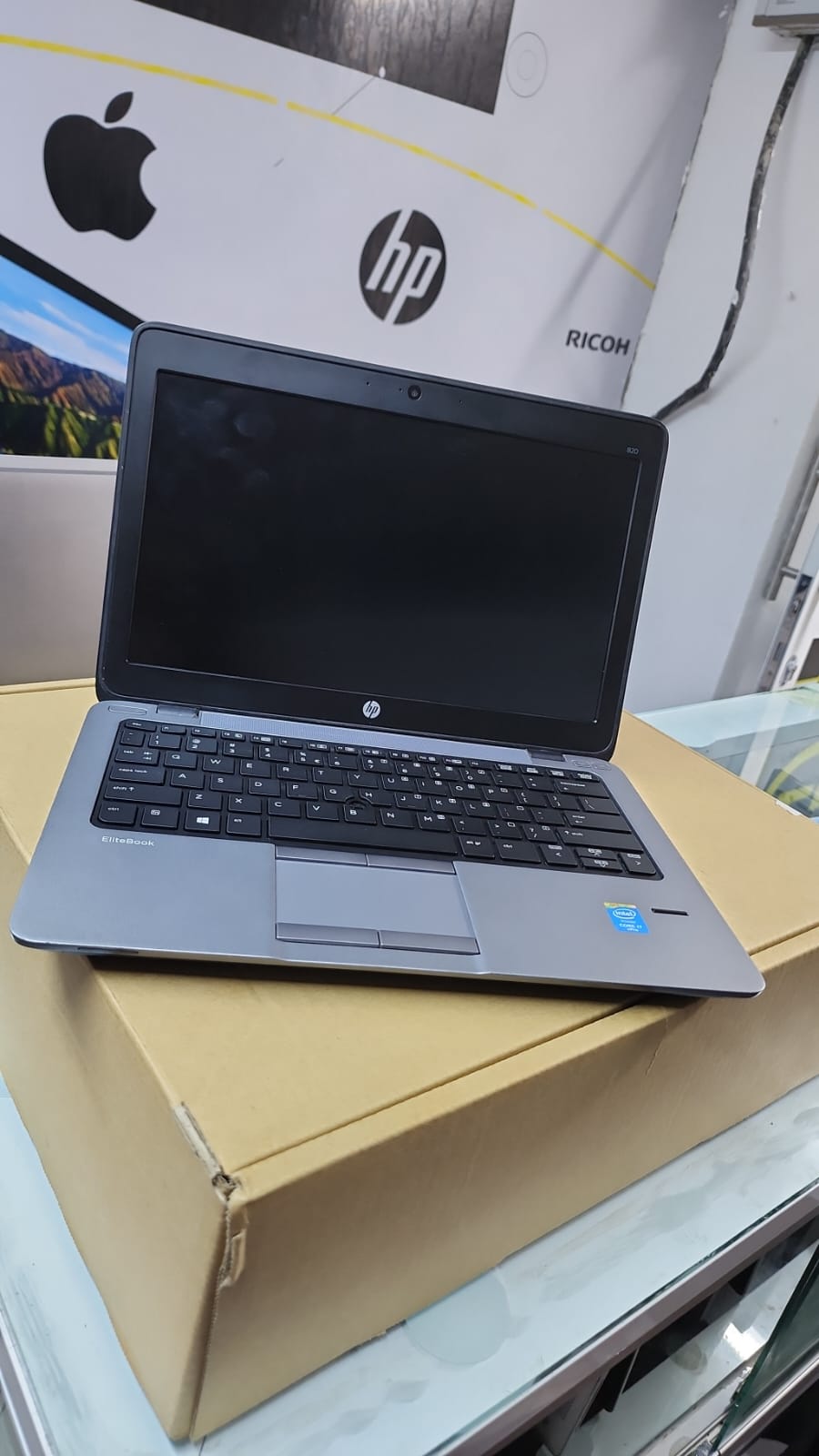 {GRADE A BEST OF BEST LAPTOPS } (BEST DEAL) HP ELITEBOOK 820 G1 INTEL CORE i5 WITH 8GB RAM MEMORY 256GB SSD