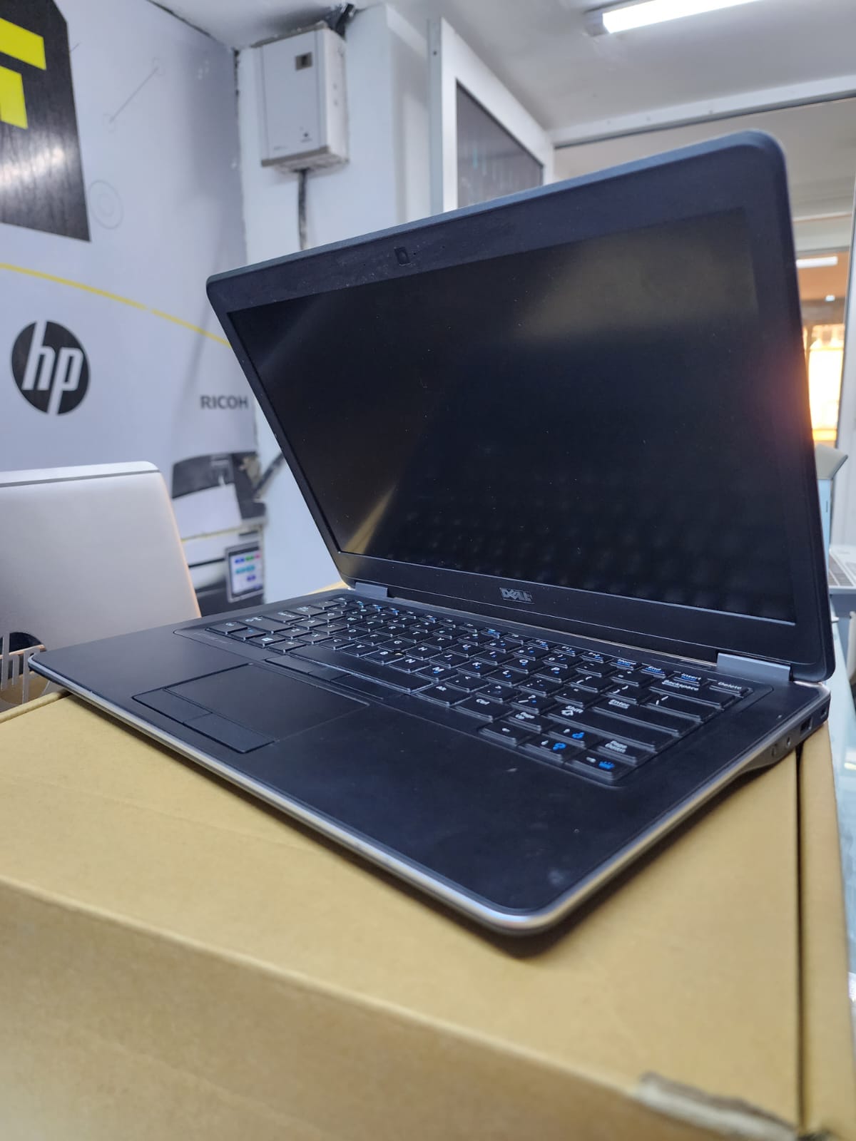 BEST LAPTOP {REFURBISHED} DELL LATITUDE 7440 INTEL CORE i5 8GB RAM MEMORY 500GB HDD 4TH GENERSTION