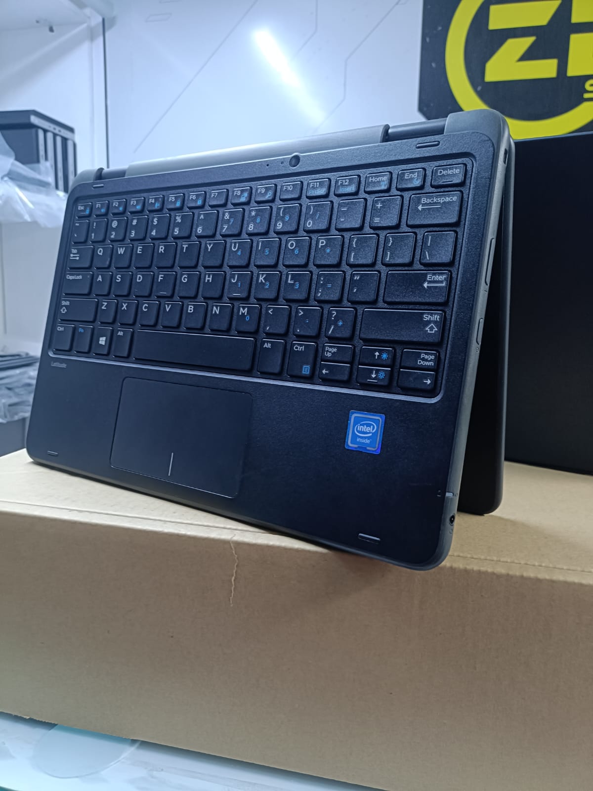 (GREAT DEALS GRADE A LAPTOPS) Refurbished Dell latitude 3189 celeron 4gb ram memory 128gb touch and x360