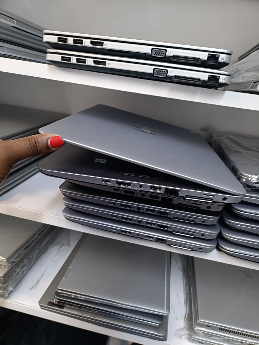 BEST DEALLING LAPTOP HP ELITEBOOK 840G3 CORE i5 6TH GENERATION 8GB RAM MEMORY 256GB SSD SILVER COLOR