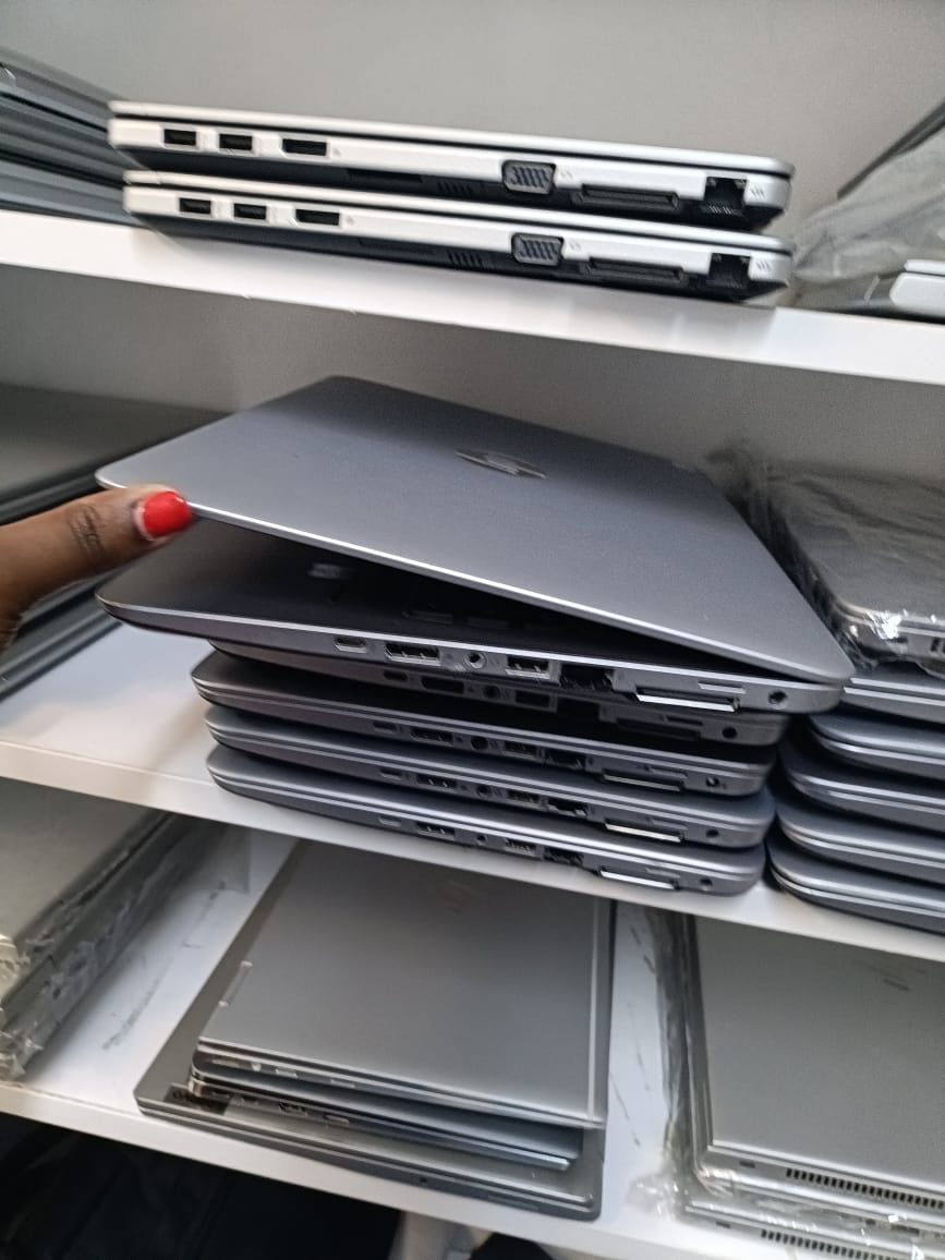 BEST DEALLING LAPTOP HP ELITEBOOK 840G3 CORE i5 6TH GENERATION 8GB RAM MEMORY 256GB SSD SILVER COLOR