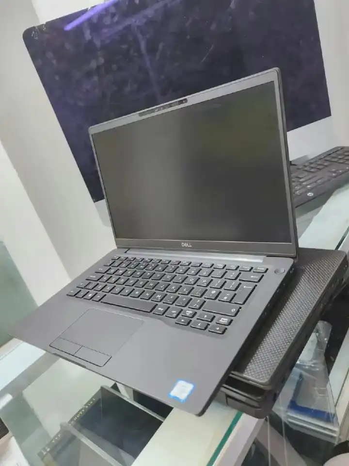 BEST DEALLING LAPTOP DELL Latitude 7300 Laptop – 8th Gen Intel Core i5 Processor, 8GB RAM, 256GB SSD | Fast, Efficient &, Professionals & Everyday Use – Best Seller for Performance.