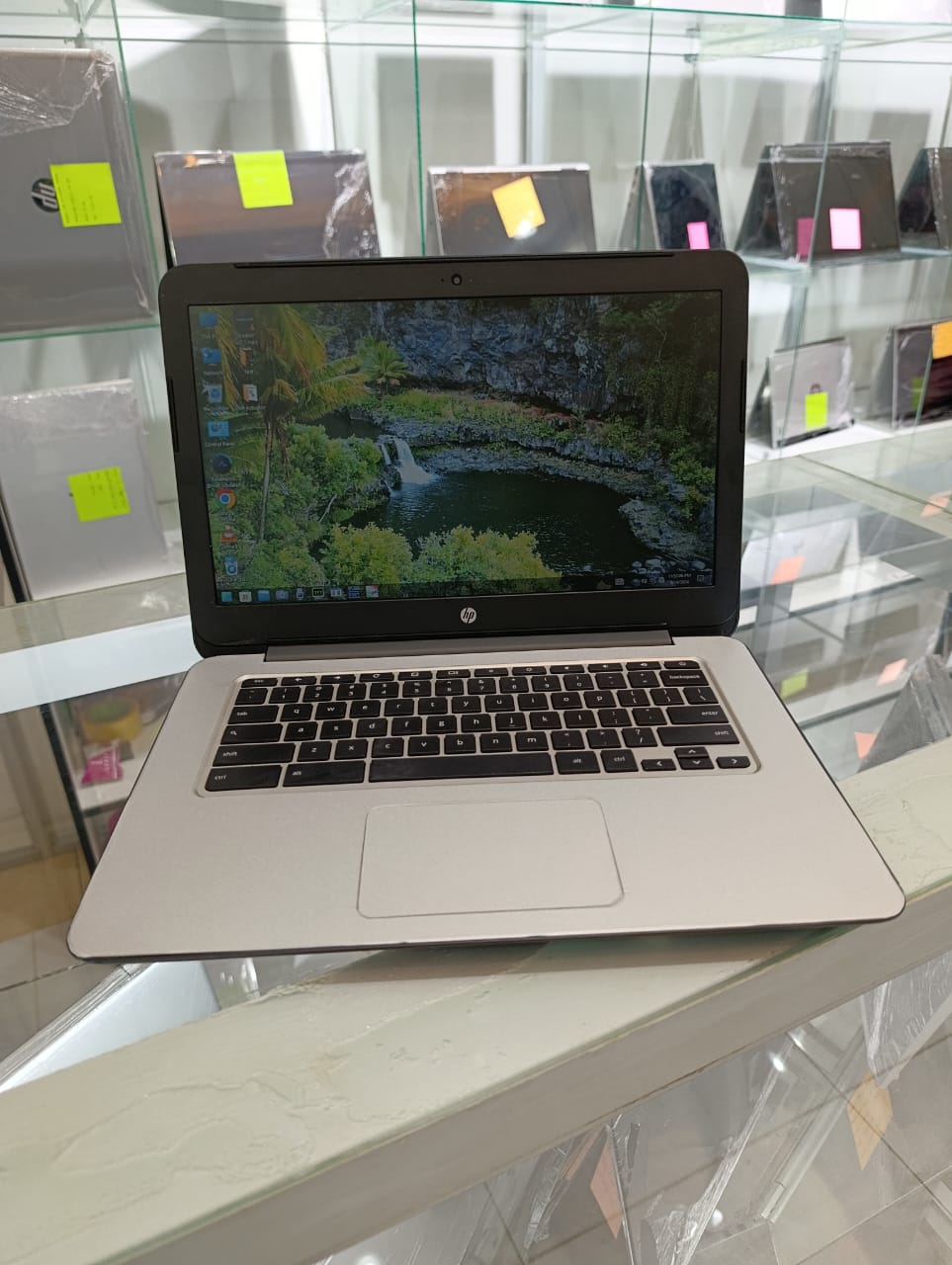 HP REFURBISHED CHROMEBOOK 14 G4 INTEL CELERON 4GB RAM 16GB SSD WITH WINDOWS INSTALLED BLACK COLOR 14 INCHES