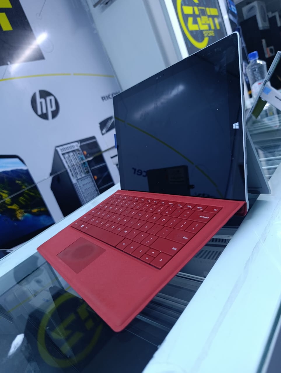 MICROSOFT Surface Pro 3 intel core i5 4gb ram memory 128gb ssd  4TH Generation Touch screen and Detachable laptop