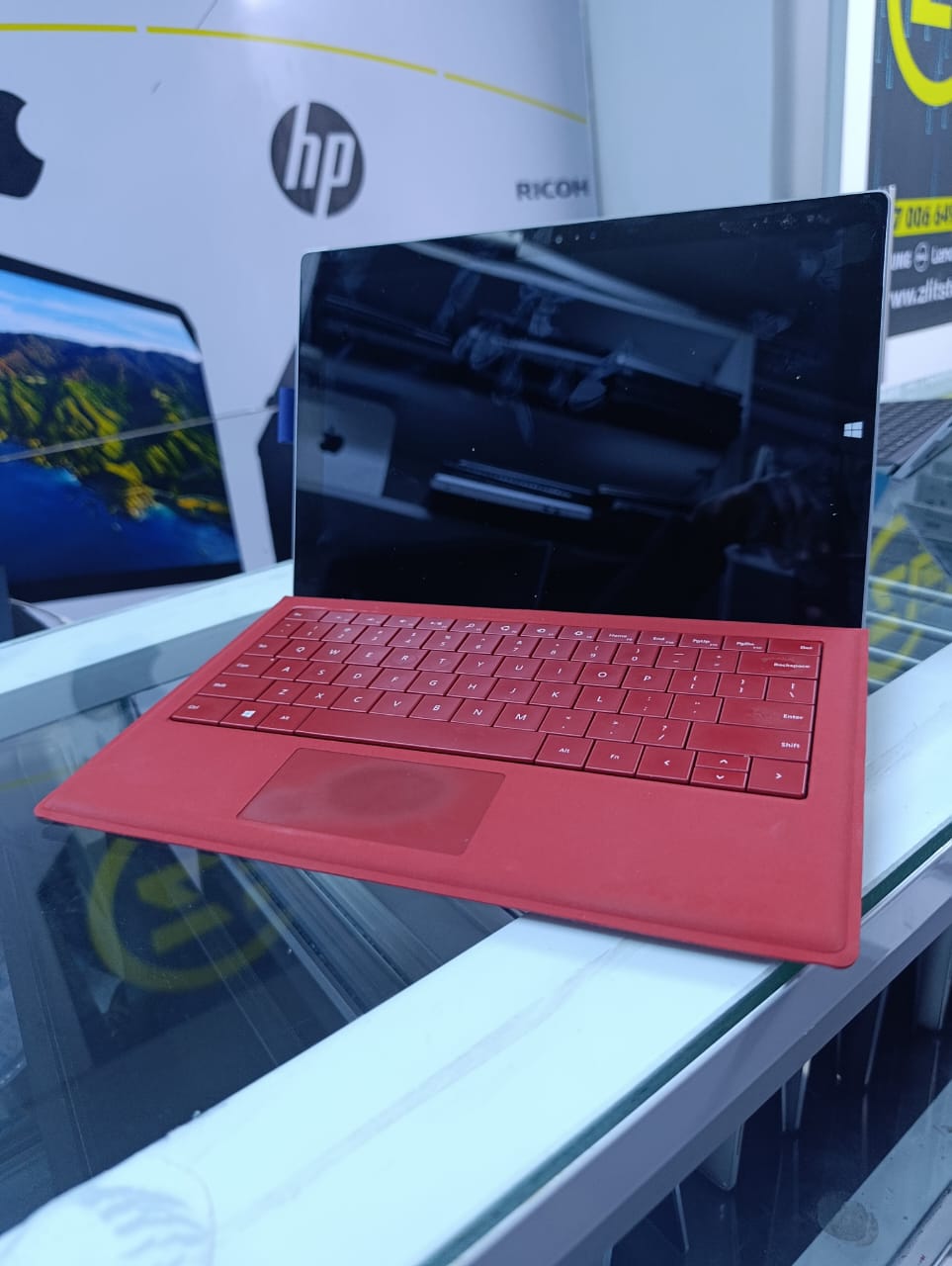 MICROSOFT Surface Pro 3 intel core i5 4gb ram memory 128gb ssd  4TH Generation Touch screen and Detachable laptop