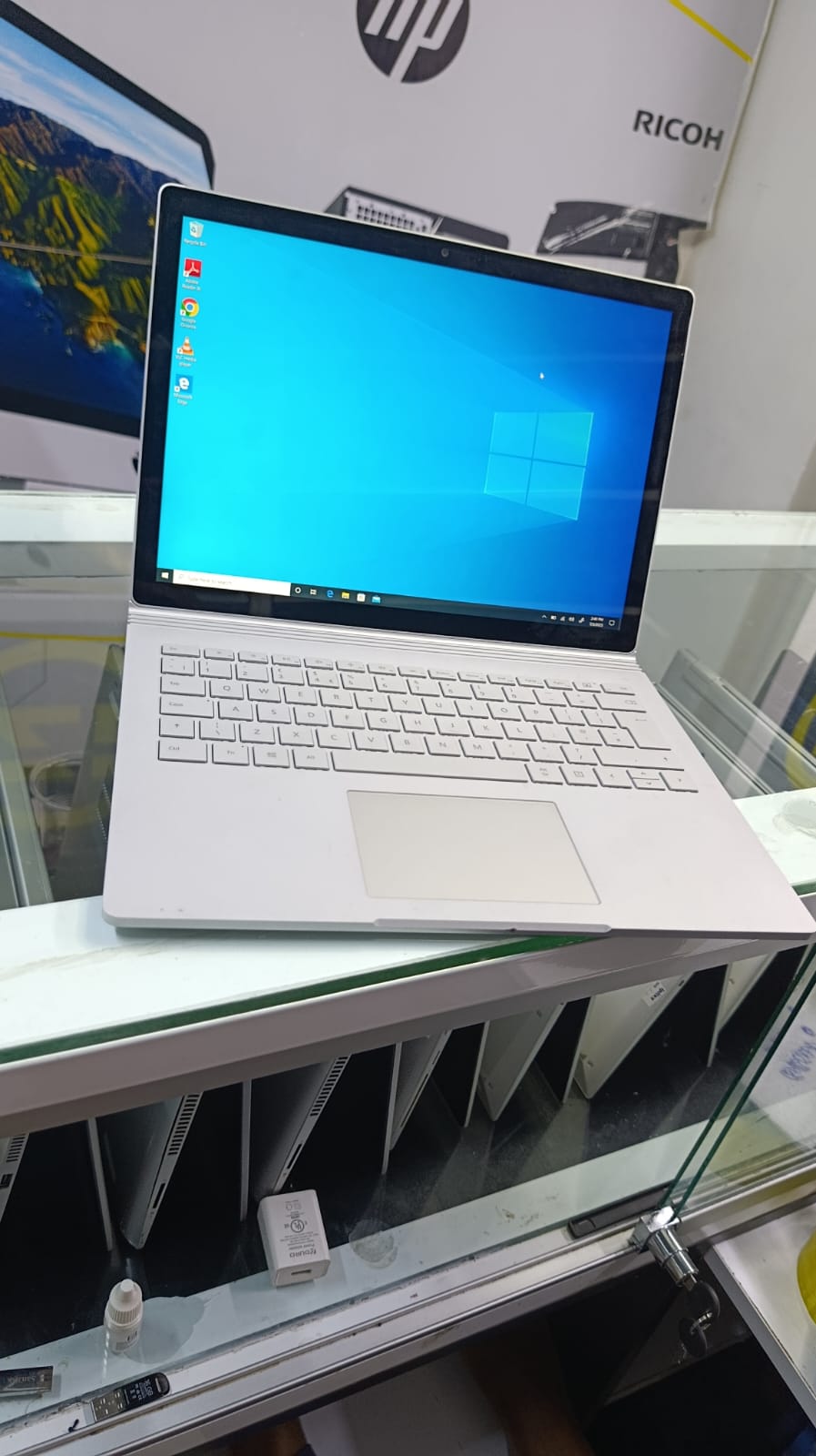 REFURBISHED MICROSOFT SURFACE BOOK 2 INTEL CORE I5 7TH GENERATION 8GB RAM MEMORY 256GB SSD SILVER COLOR TOUCHSCREEN AND DETACHABLE