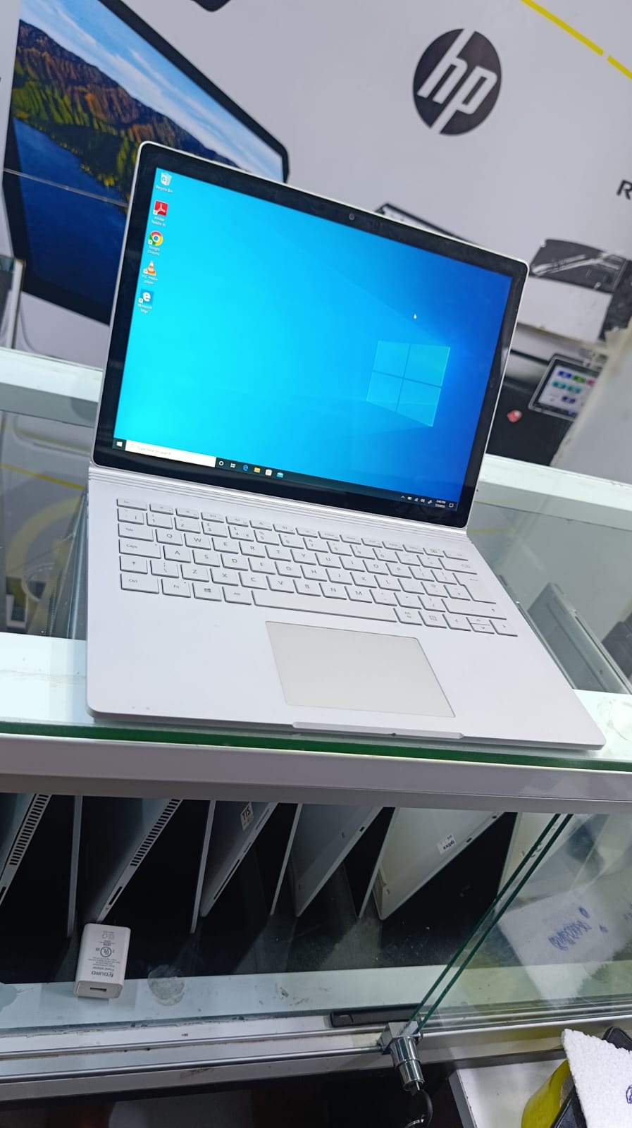 REFURBISHED MICROSOFT SURFACE BOOK 2 INTEL CORE I5 7TH GENERATION 8GB RAM MEMORY 256GB SSD SILVER COLOR TOUCHSCREEN AND DETACHABLE