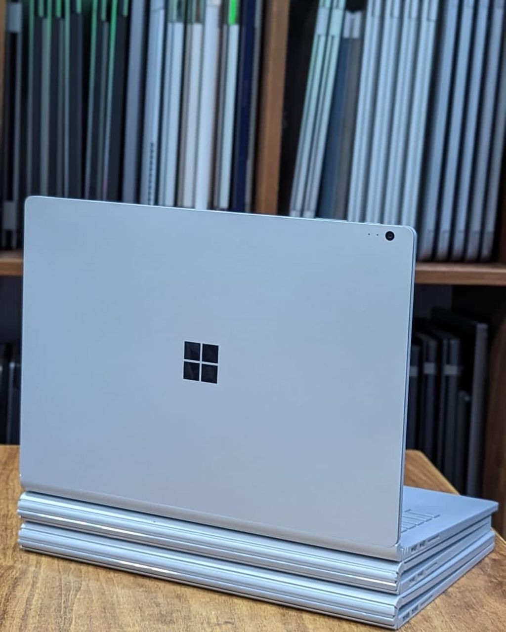 REFURBISHED MICROSOFT SURFACE BOOK 2 INTEL CORE I5 7TH GENERATION 8GB RAM MEMORY 256GB SSD SILVER COLOR TOUCHSCREEN AND DETACHABLE