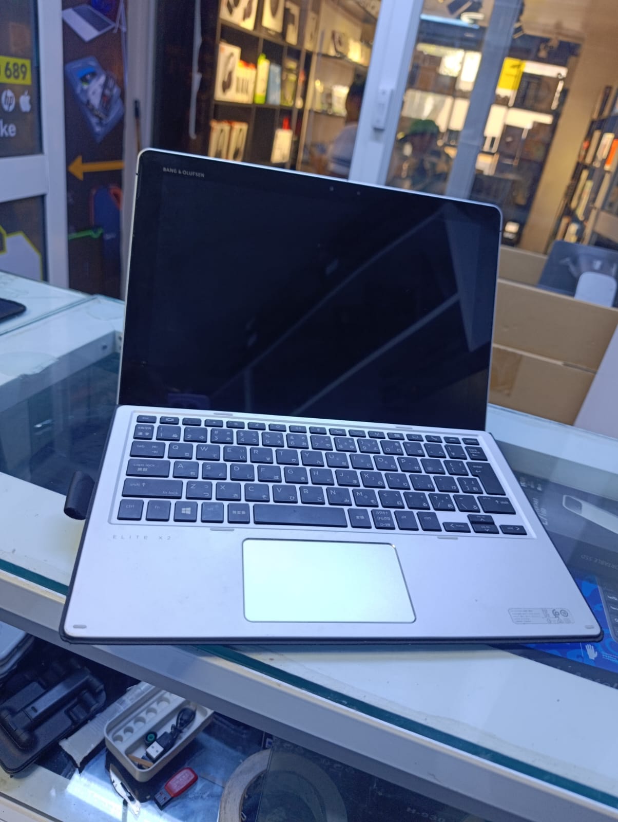 {QUICK SALE} HP ELITE X2 LAPTOP INTEL CORE I5 7TH GENERATION 8GB RAM MEMORY 256GB SSD SILVER COLOR TOUCH AND DETACHABLE WINDOWS 10/11 ACTIVATED AND OFFICE 2019