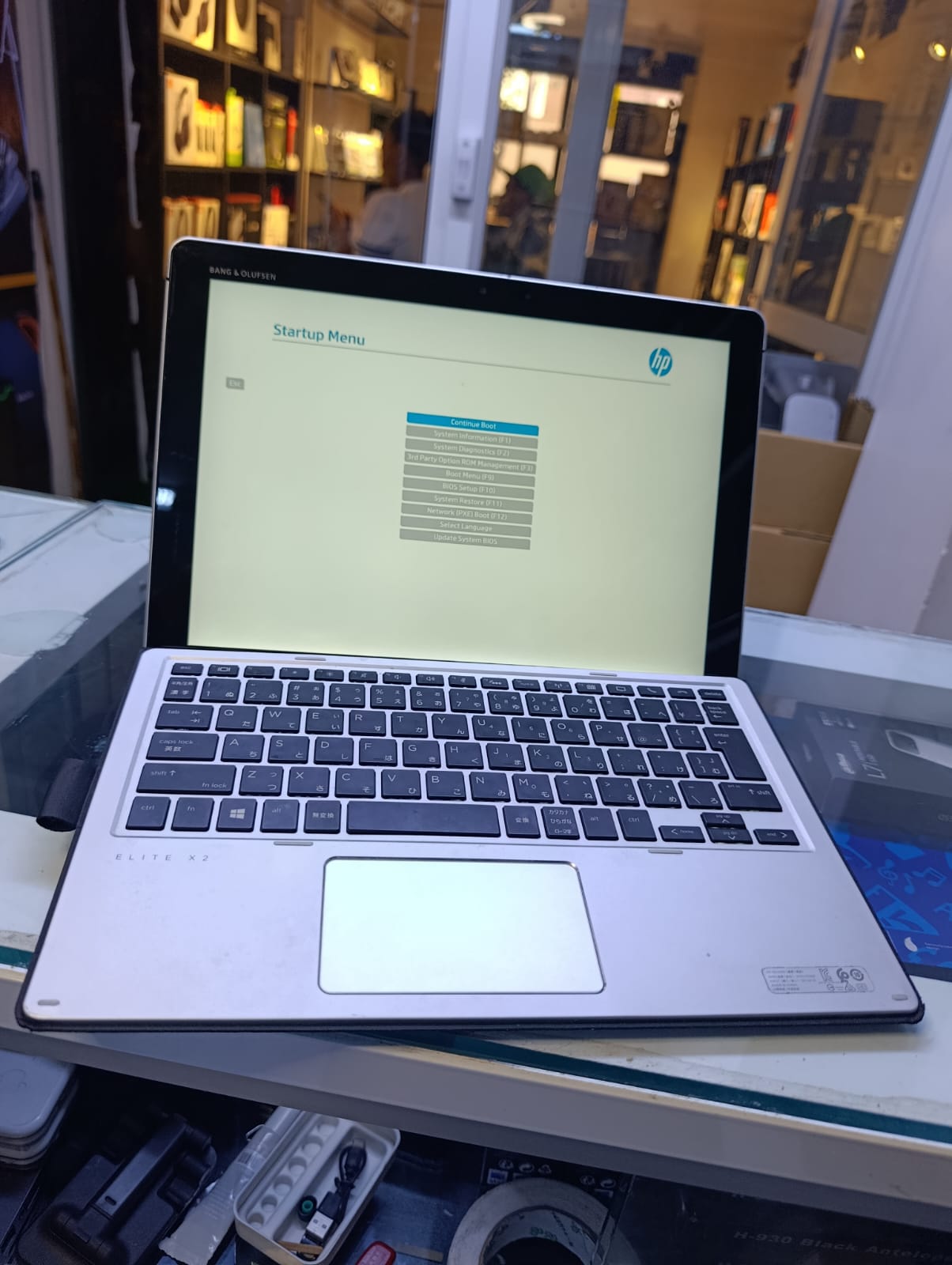 {QUICK SALE} HP ELITE X2 LAPTOP INTEL CORE I5 7TH GENERATION 8GB RAM MEMORY 256GB SSD SILVER COLOR TOUCH AND DETACHABLE WINDOWS 10/11 ACTIVATED AND OFFICE 2019