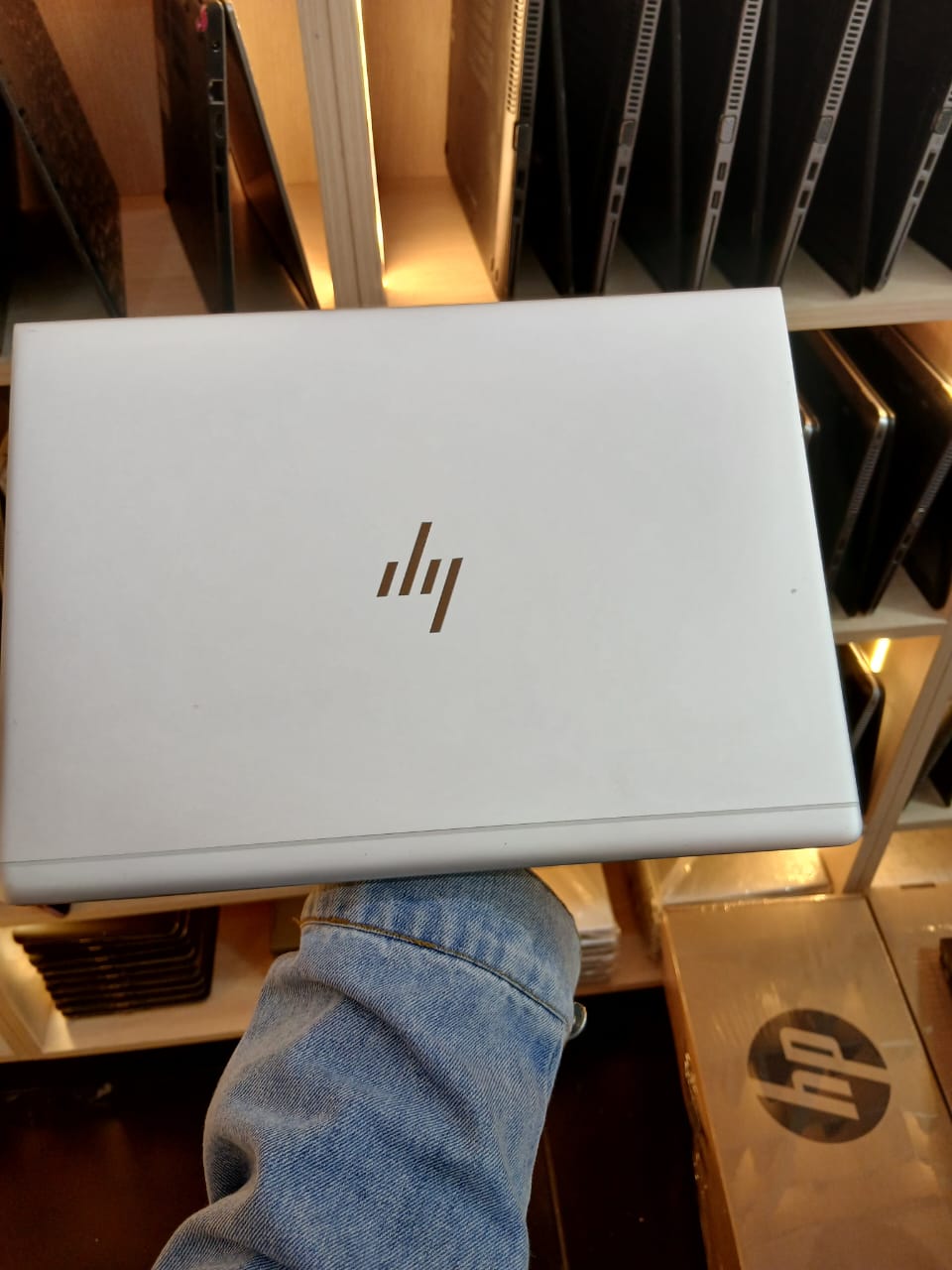 LAPTOP AND COMPUTERS HP ELITEBOOK 830G5 8TH GENERATION INTEL CORE I3 8GB RAM MEMORY 256GB SSD SILVER COLOR 13INCHES WITH ACTIVATED WINDOWS 10/11 AND OFFICE 2021