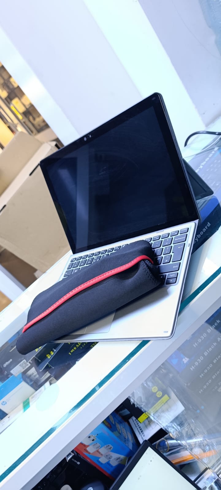 Dell Latitude 7200 Multi-Touch 2-in-1 Business Laptop, 12.3'' FHD (1920x1080), Intel Core i5-8th Gen 1.6GHz, 8GB RAM 256GB SSD, Wi-Fi, Webcam, Windows 11 Pro (Renewed) with FREE SLEEVE BAG