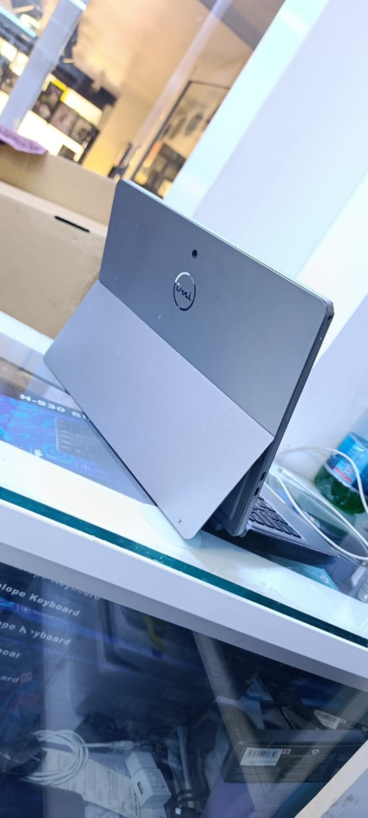 Dell Latitude 7200 Multi-Touch 2-in-1 Business Laptop, 12.3'' FHD (1920x1080), Intel Core i5-8th Gen 1.6GHz, 8GB RAM 256GB SSD, Wi-Fi, Webcam, Windows 11 Pro (Renewed) with FREE SLEEVE BAG