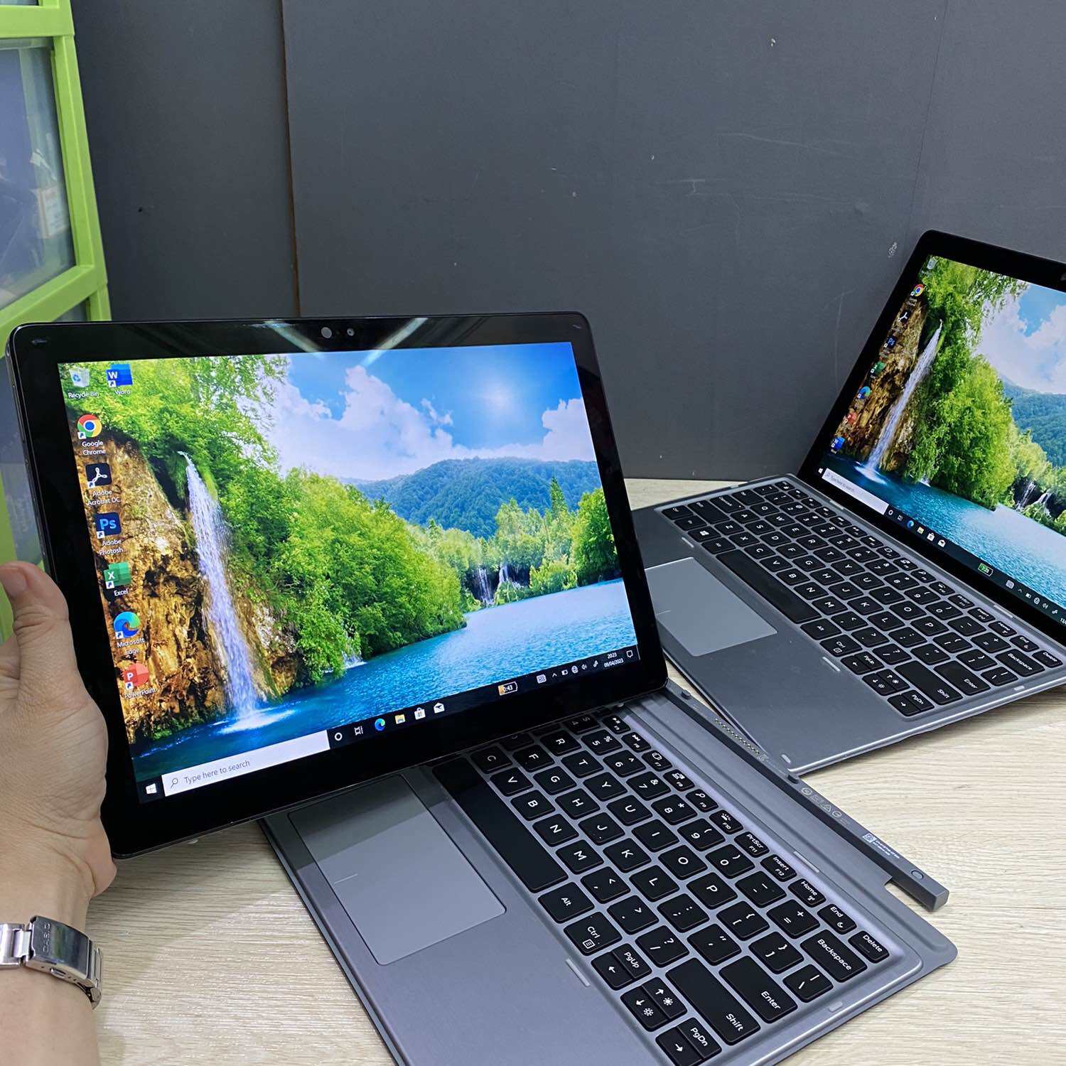 Dell Latitude 7200 Multi-Touch 2-in-1 Business Laptop, 12.3'' FHD (1920x1080), Intel Core i5-8th Gen 1.6GHz, 8GB RAM 256GB SSD, Wi-Fi, Webcam, Windows 11 Pro (Renewed) with FREE SLEEVE BAG