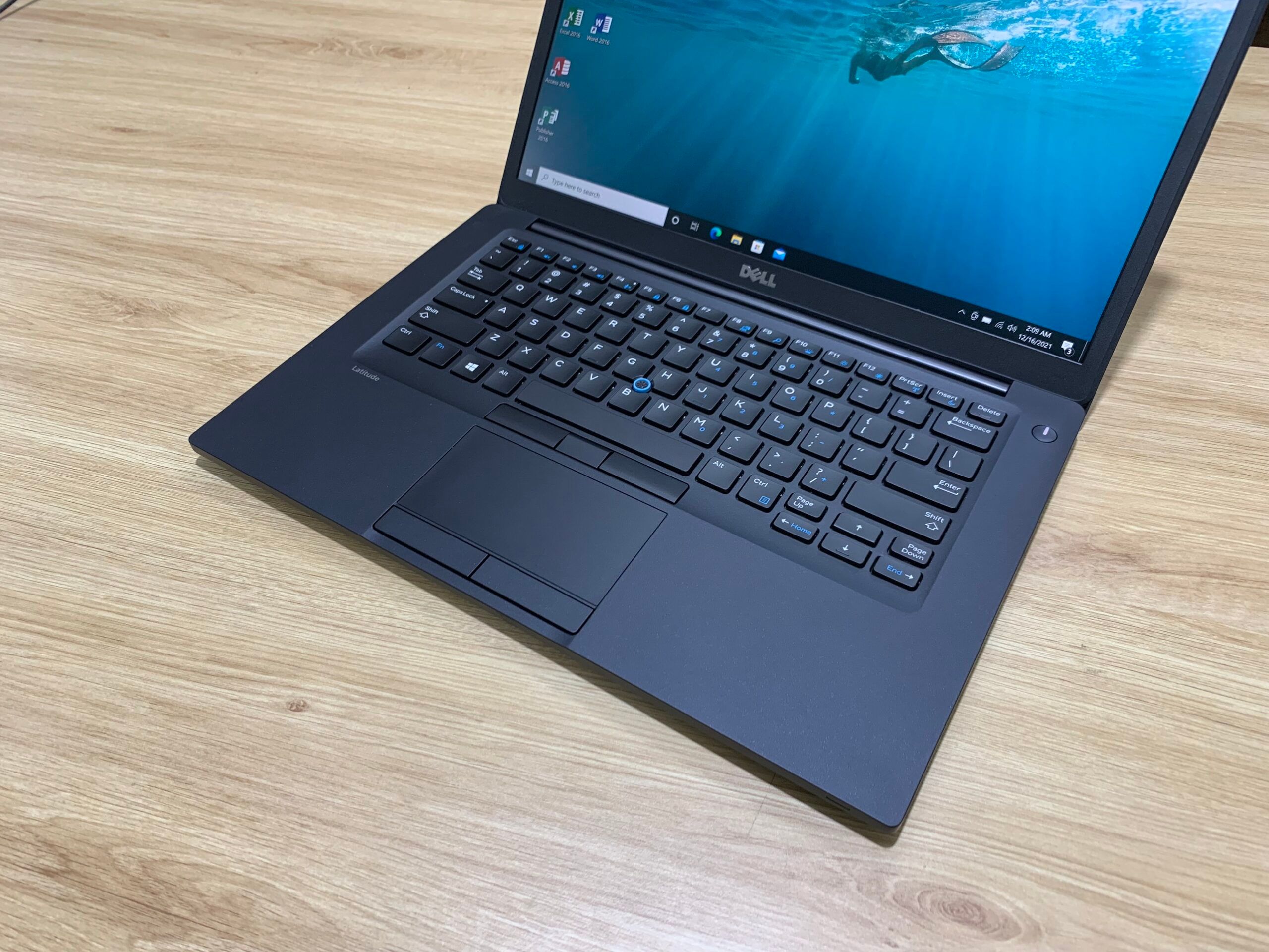 GRADE A DELL LATITUDE 7480 INTEL CORE I5 WITH 8GB RAM MEMORY 256GB SSD WITH ACTIVATED WINDOWS 10/11 AND OFFICE 2021 14 INCHES BLACK COLOR 6 MONTHS WARANTY