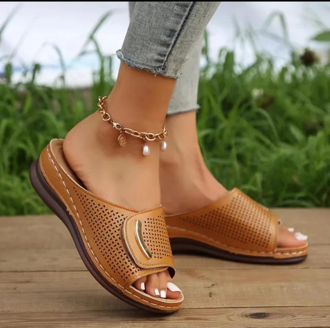 Ladies open wedge sandals