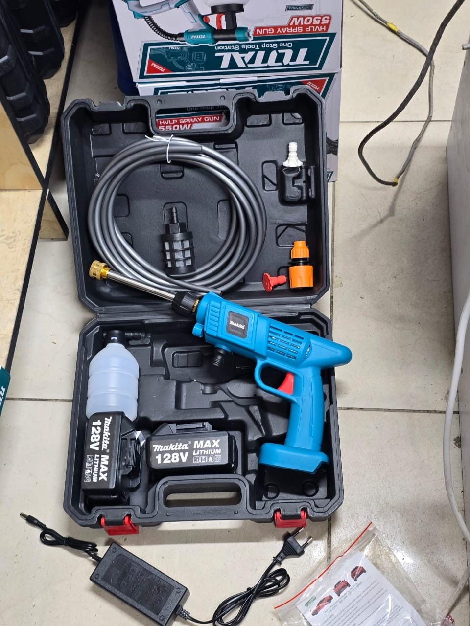 Makita Wireless Wash Machine Spray High Pressure Cordless With 2 Batteries