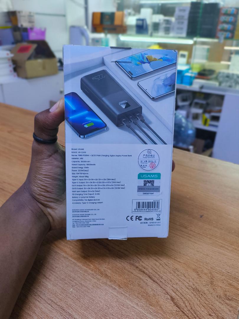 USAMS PB68 PD20W+QC3.0 FAST CHARGING DIGITAL DISPLAY POWER BANK